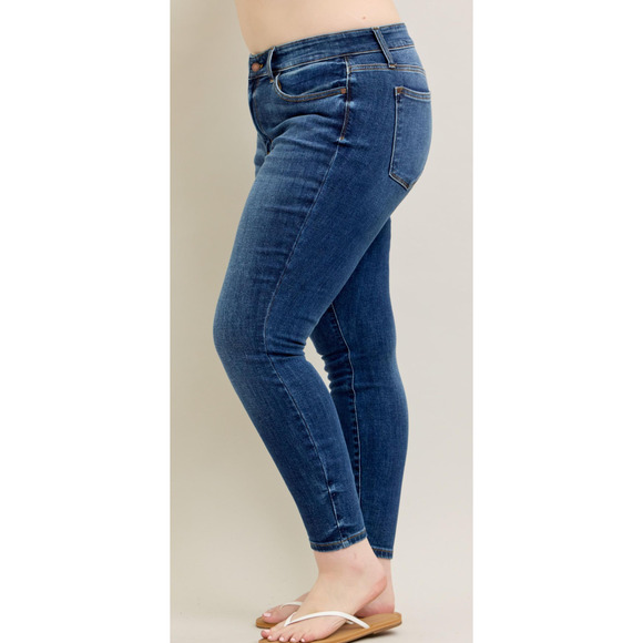 Judy Blue Core Mid-Rise Skinny Jeans Handsanding SZ 16W - Picture 4 of 5